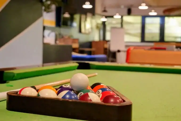 Sand Fabrik Privatisation Séminaire Mezzanine Billard