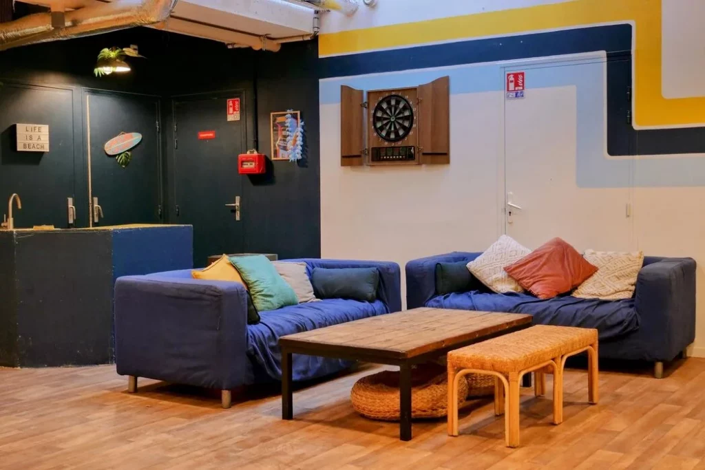 Sand Fabrik Privatisation Séminaire Mezzanine Fléchettes